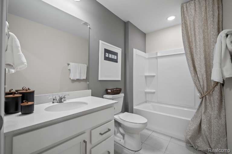 42814 Atwood Avenue, Novi, MI — Photo 20