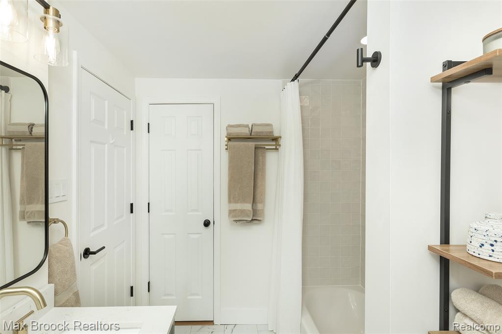 430 N Altadena Avenue, Royal Oak, MI 48067 — Photo 28