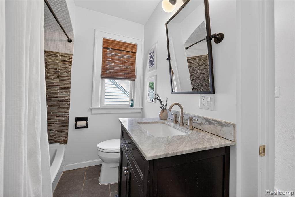 108 Maplefield Road, Pleasant Ridge, MI — Photo 23