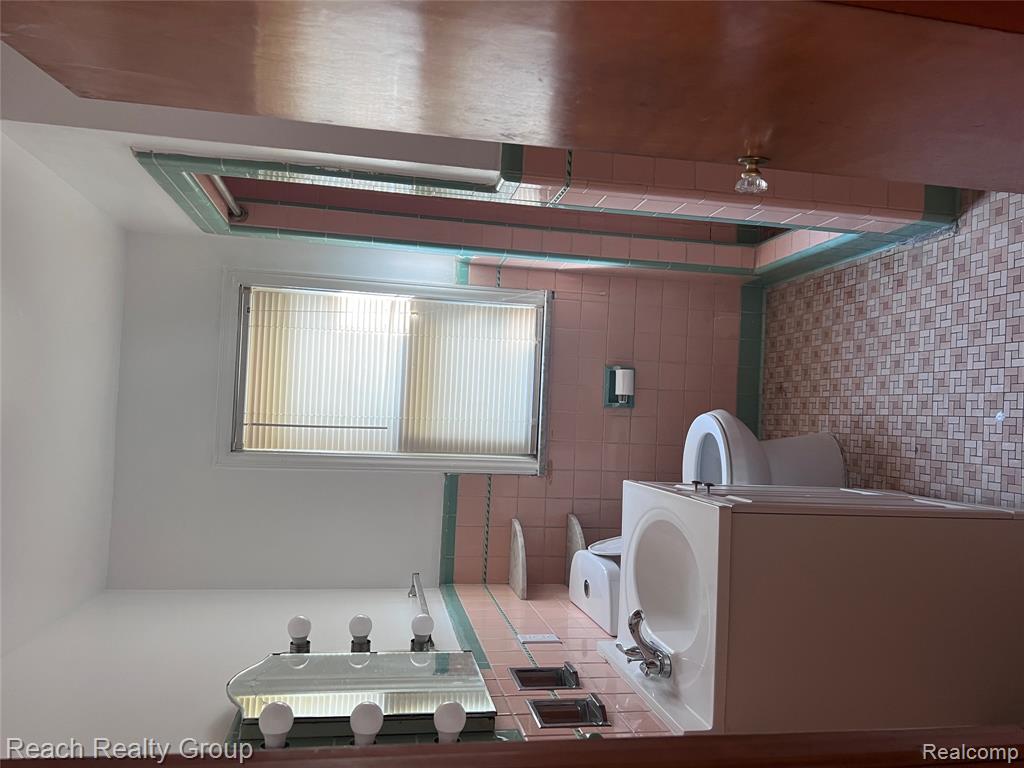4331 Balfour Road, Detroit, MI 48224 — Photo 16