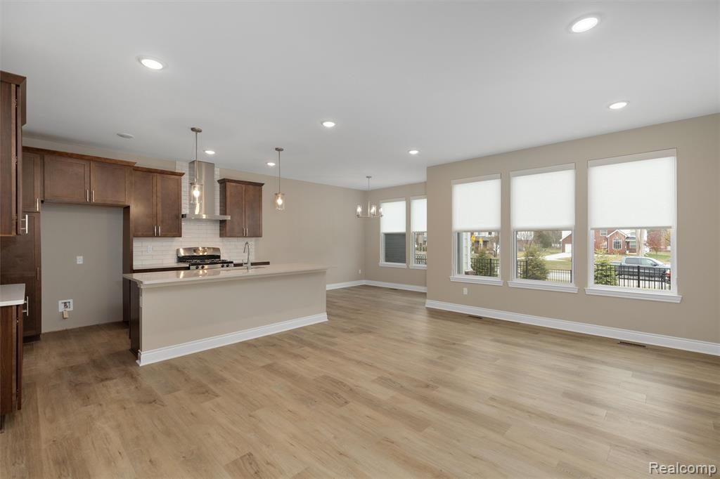 807 Balmoral Ln, Troy, MI 48085 — Photo 3