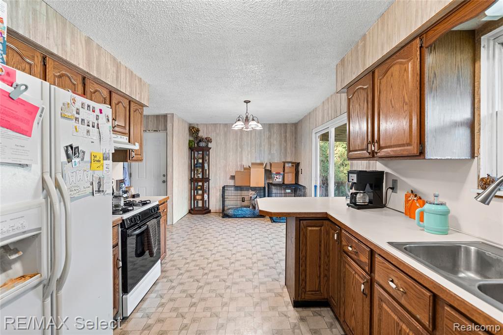 6393 Frances Road E, Mount Morris, MI 48458 — Photo 8