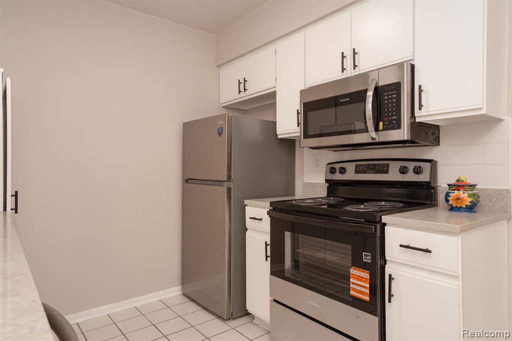 936 Wexford Way, Rochester Hills, MI 48307 — Photo 10