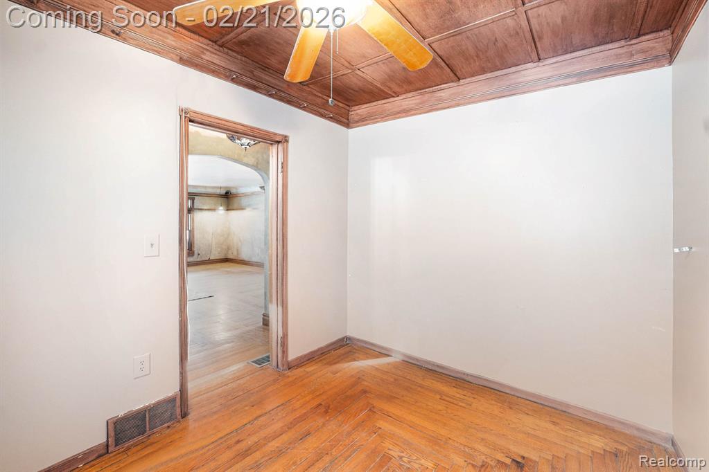825 S Leroy Street, Fenton, MI 48430 — Photo 23