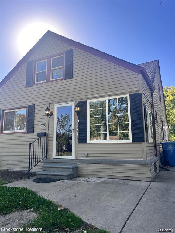 5642 S GULLEY Road, Dearborn Heights, MI 48125 — front exterior