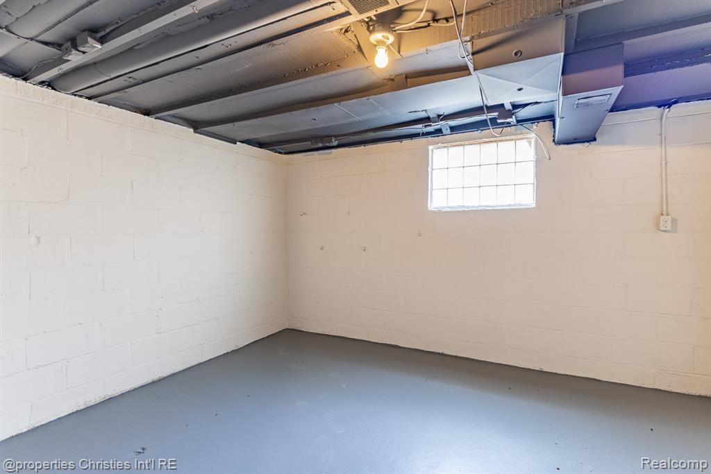 8056 Dawn Drive, Sterling Heights, MI 48314 — Photo 33