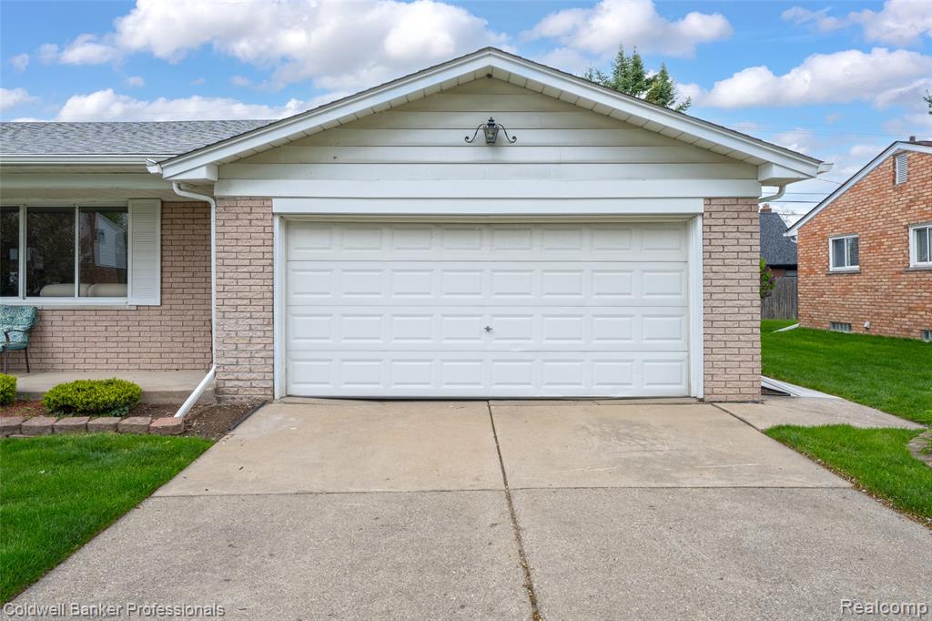 23305 N Rosedale Court, Saint Clair Shores, MI 48080 — Photo 5