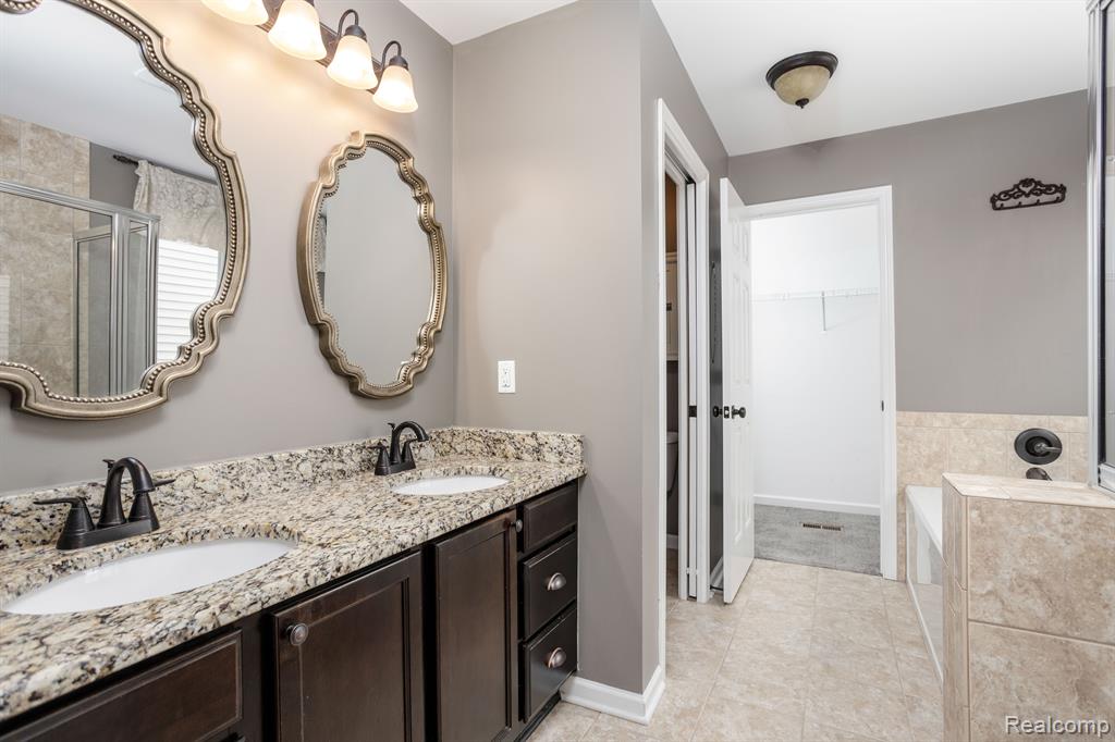 27086 MAXWELL, Novi, MI — Photo 25