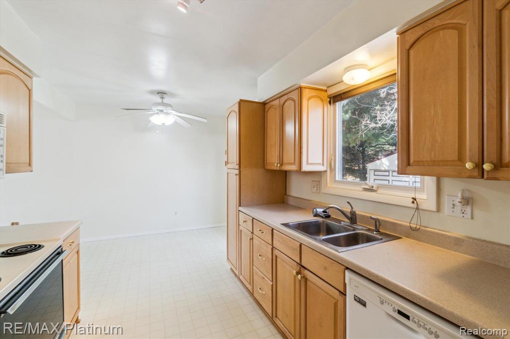 430 WILD OAK Lane, Perry, MI 48872 — Photo 20