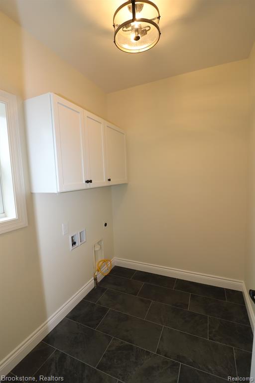 395 GENEVA Court, Howell, MI 48855 — Photo 22