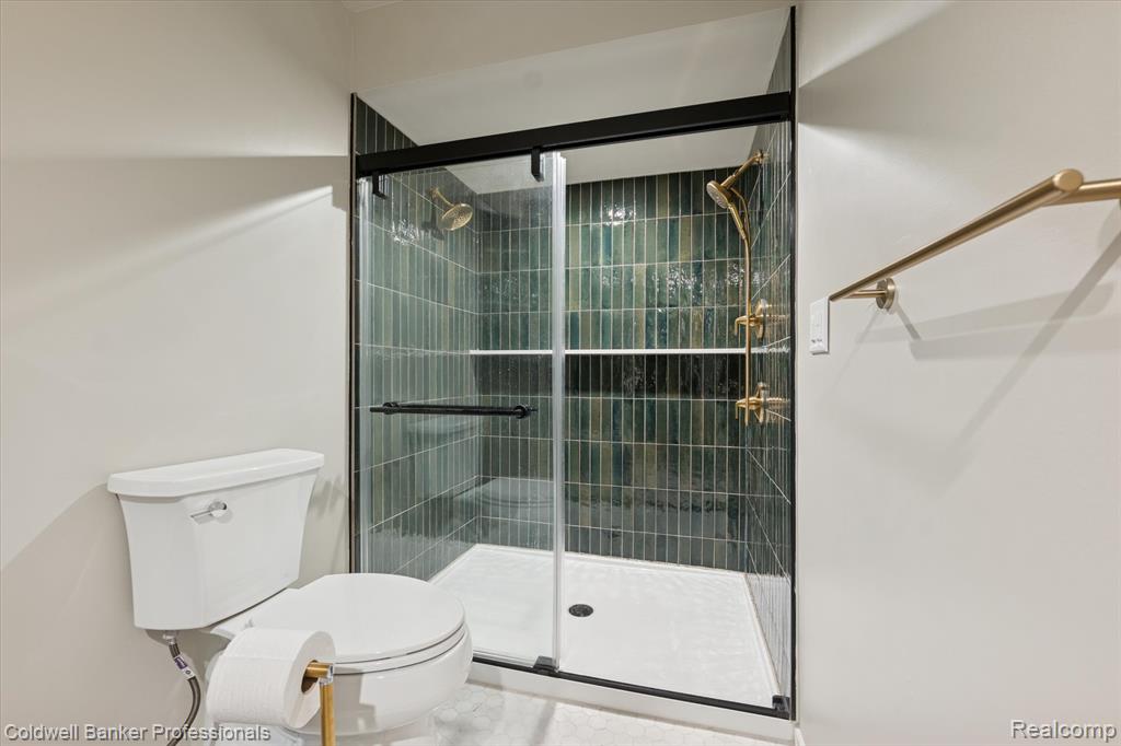 18275 Edenderry Street, Northville, MI 48168 — Photo 40