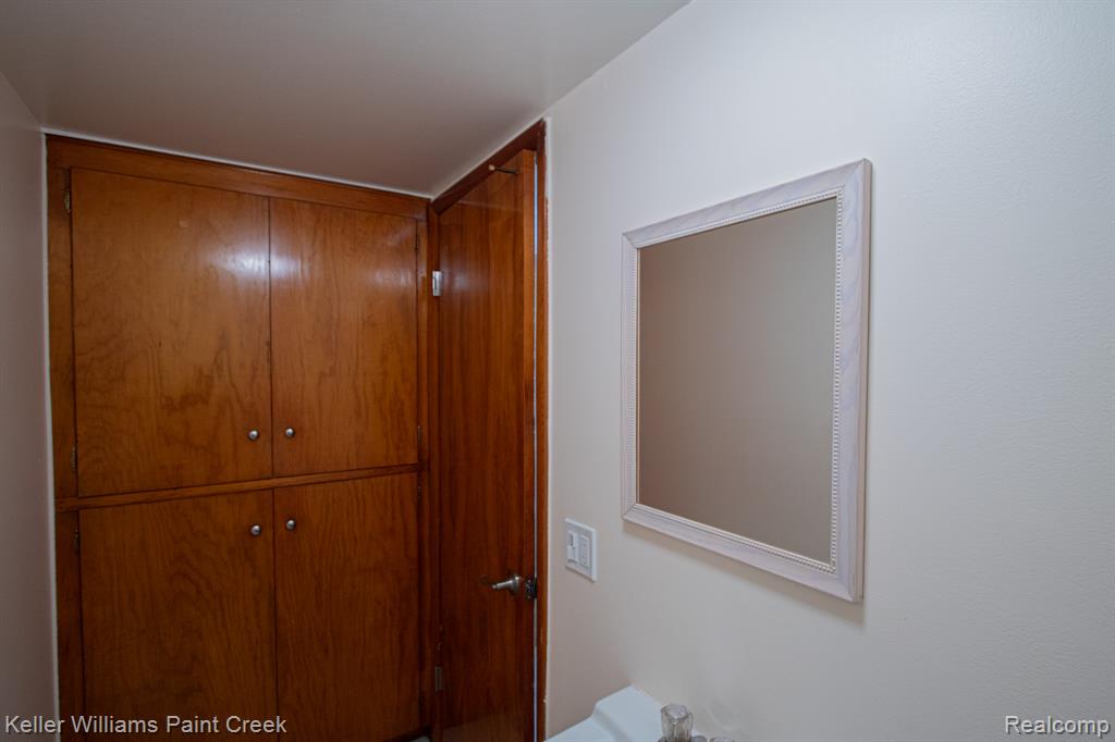 5617 Westfalen Drive, Shelby Twp, MI 48317 — Photo 12
