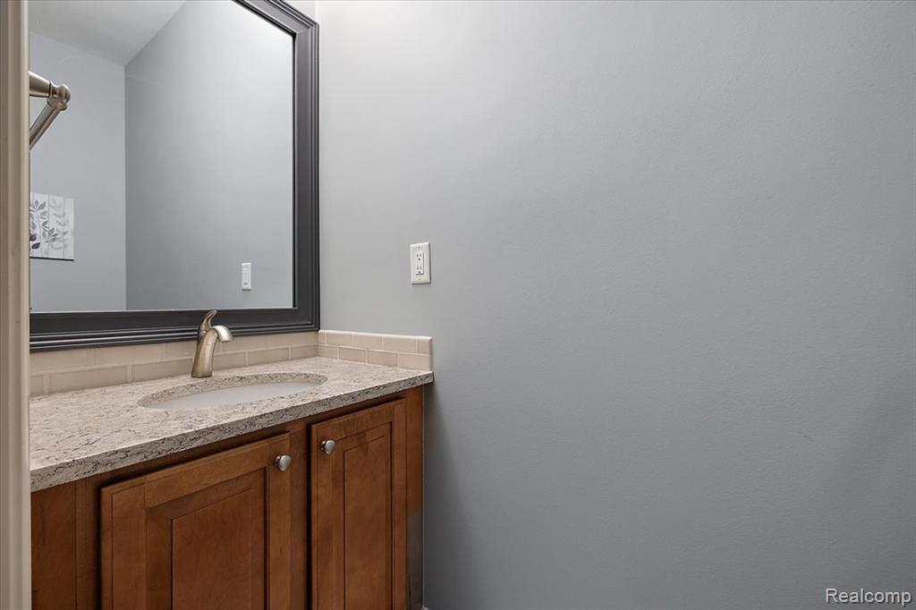 8507 Newbury Court N, Canton, MI 48187 — Photo 44