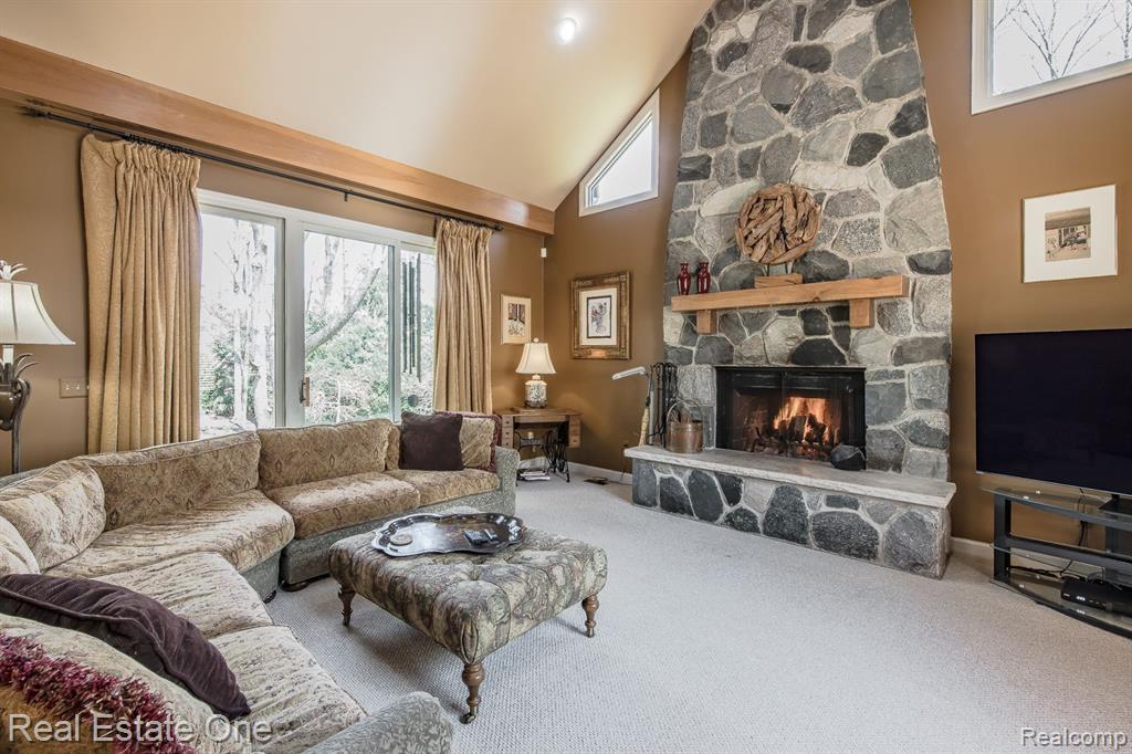 9316 LAKEBLUFF Drive, Clarkston, MI 48348 — Photo 27
