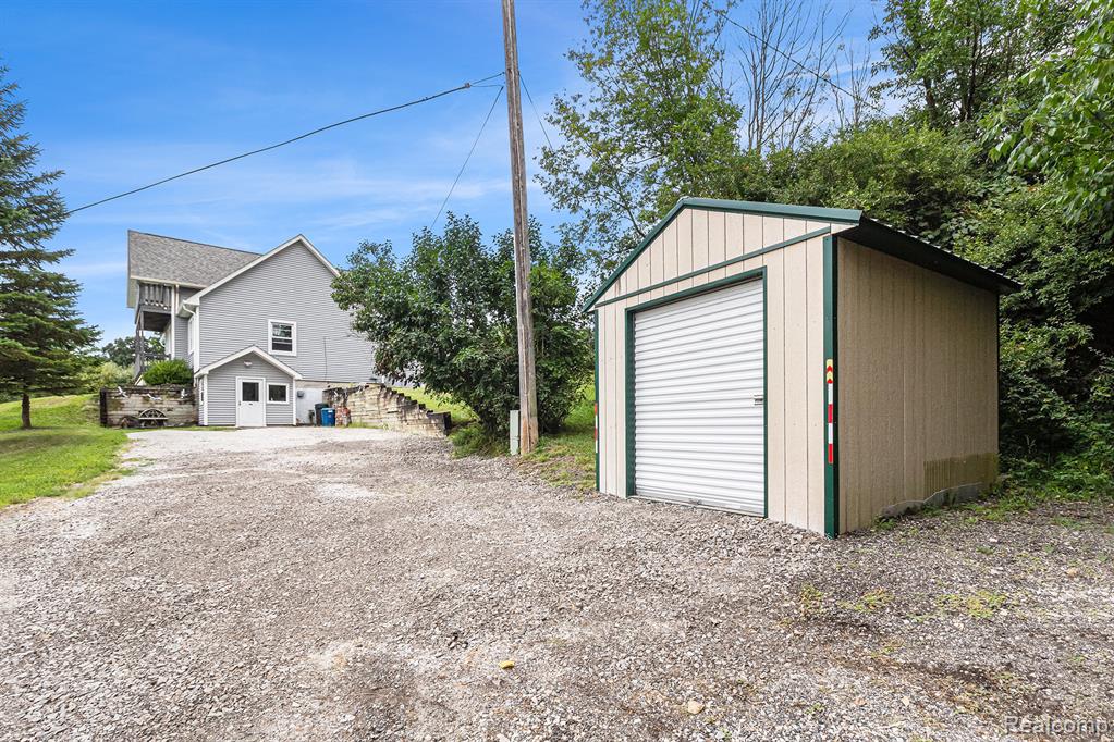 2658 Bullock Road, Lapeer, MI 48446 — Photo 25