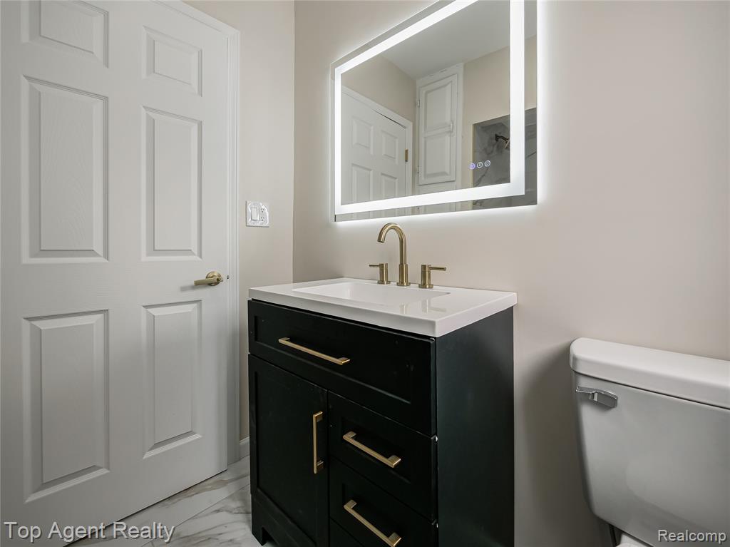 20580 21 Mile Road, Macomb, MI 48044 — Photo 16