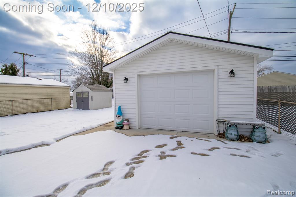 8225 N Hubbard Street, Westland, MI — Photo 32