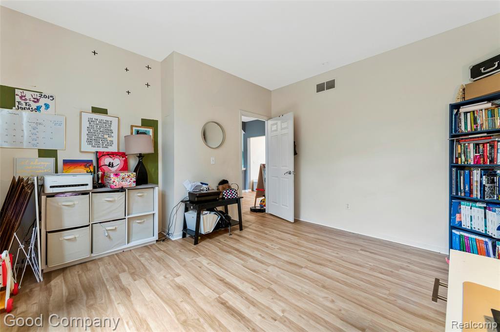 4742 Maddie Lane, Dearborn, MI 48126 — Photo 18