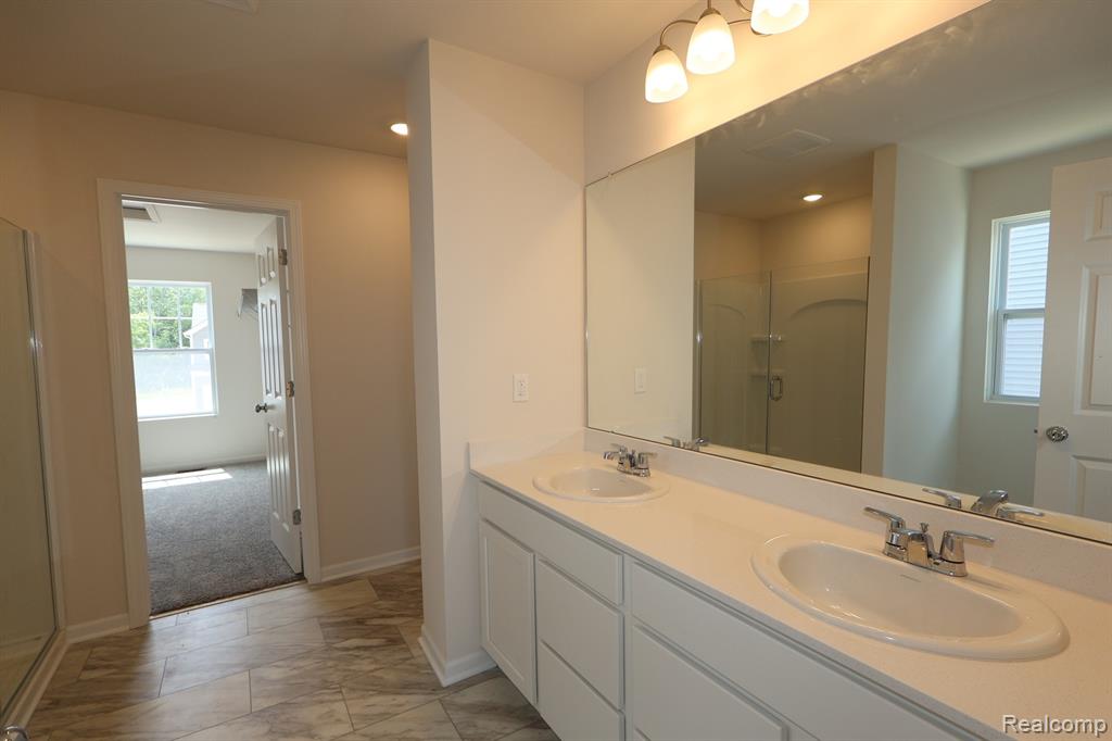 410 Hidden River W, Holly, MI 48442 — Photo 17