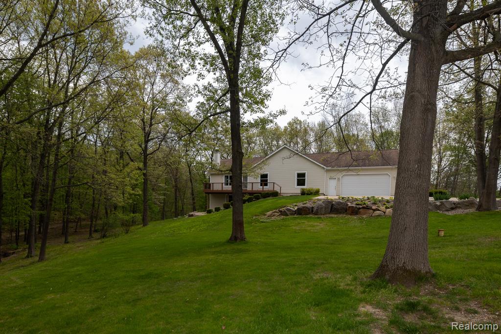 321 Elio, Highland, MI — Photo 43