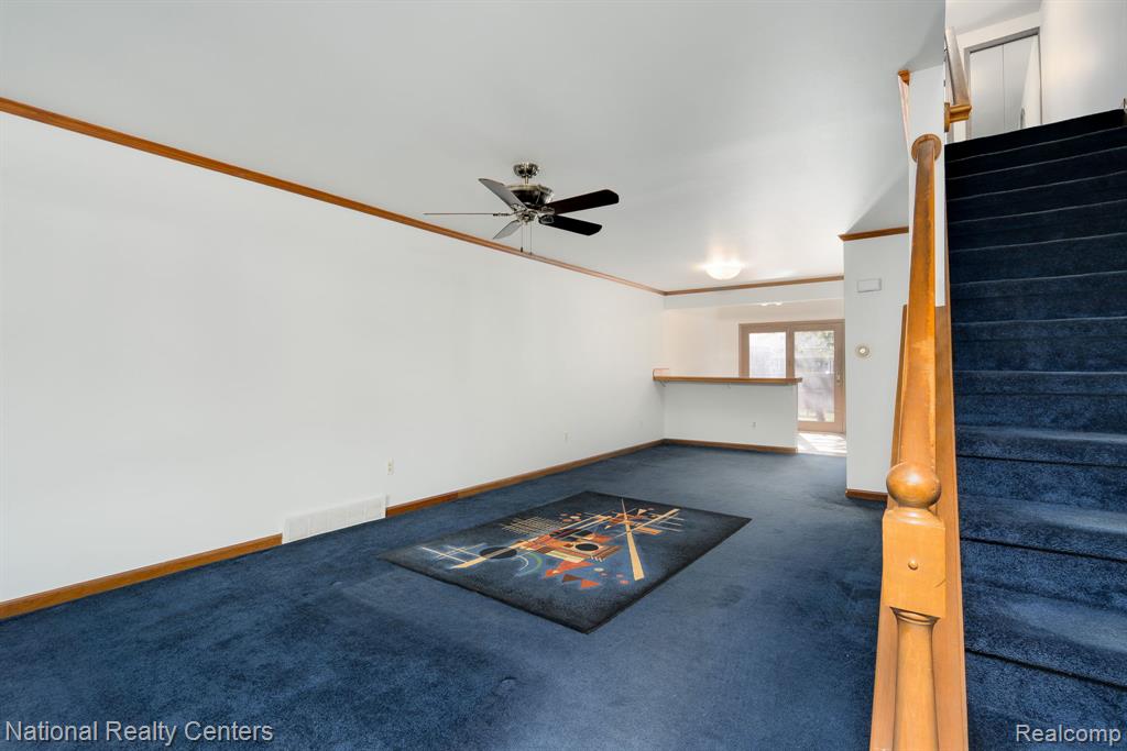 405 Pineview Court, Saint Clair Shores, MI 48081 — Photo 13