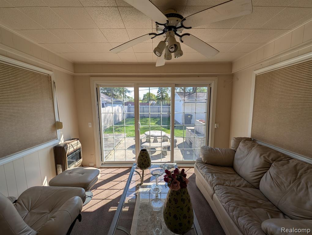 9864 E OUTER Drive, Detroit, MI 48224 — Photo 11