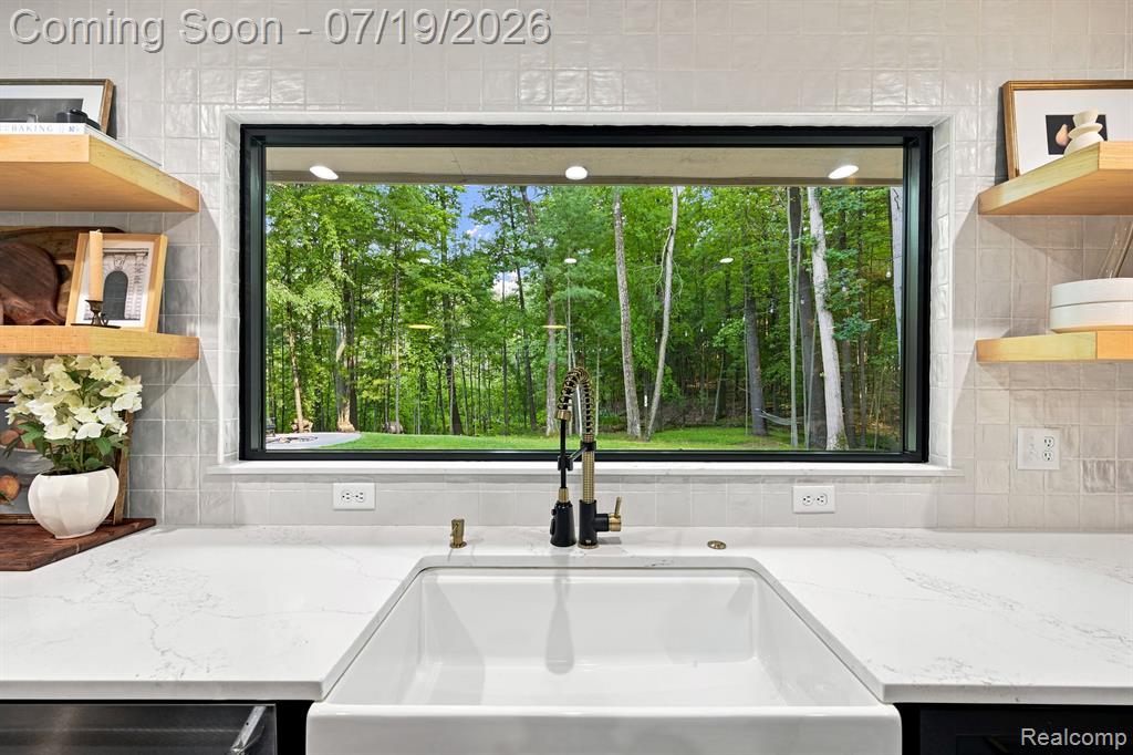 576 Indian Trail, Lake Orion, MI 48362 — Photo 12