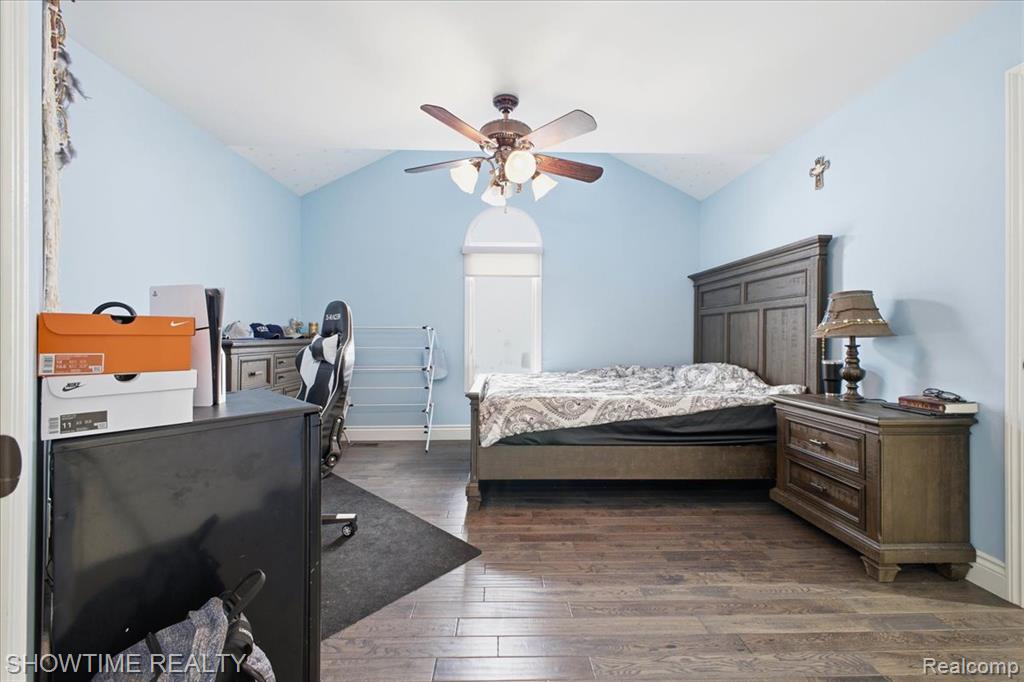 4157 Springbrook Drive, Sterling Heights, MI 48314 — Photo 29