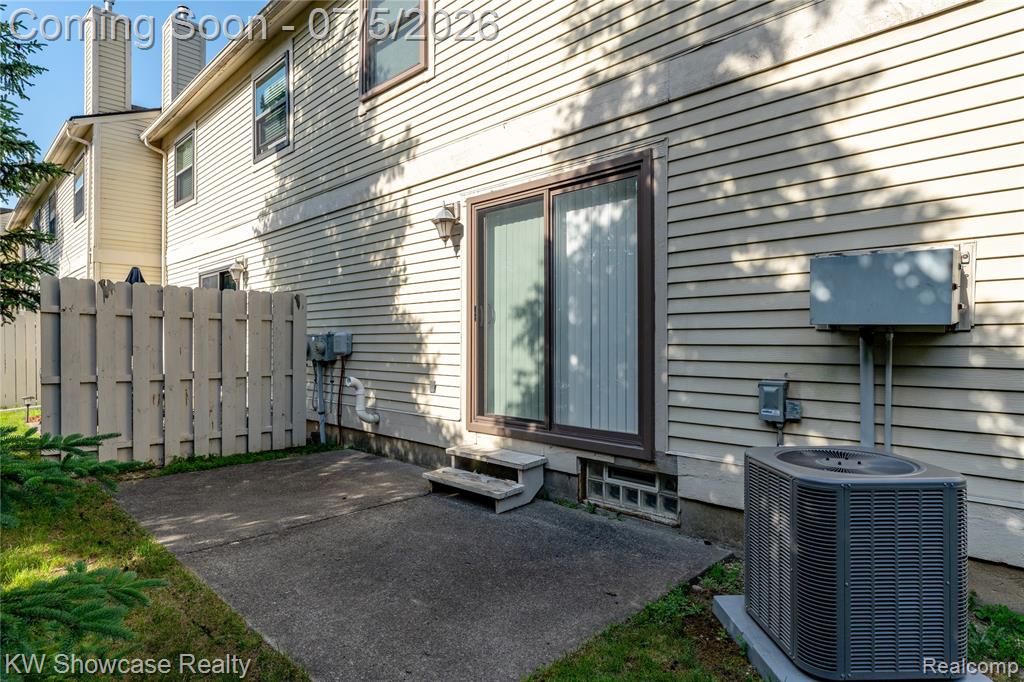 5666 Drake Hollow Drive E, West Bloomfield, MI — Photo 27