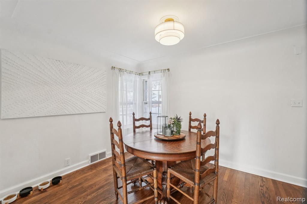 4049 S Shore Street, Waterford, MI 48328 — Photo 5