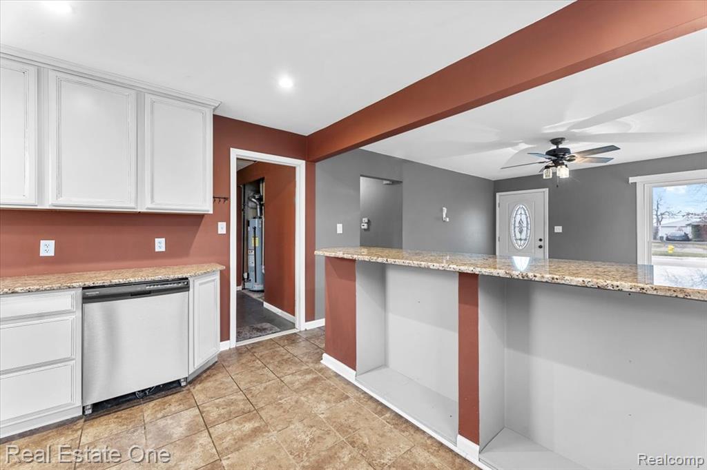 18216 Wendy Court, Riverview, MI 48193 — Photo 9