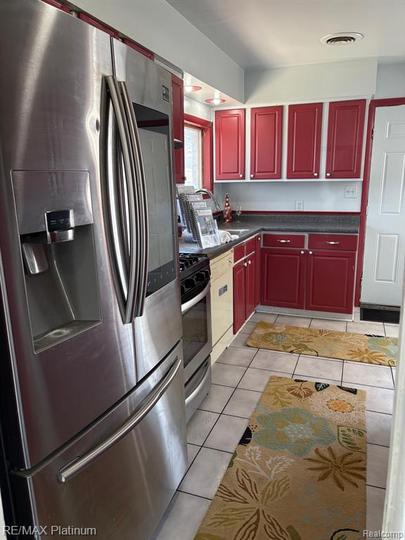 914 E KALAMA Avenue, Madison Heights, MI 48071 — Photo 4