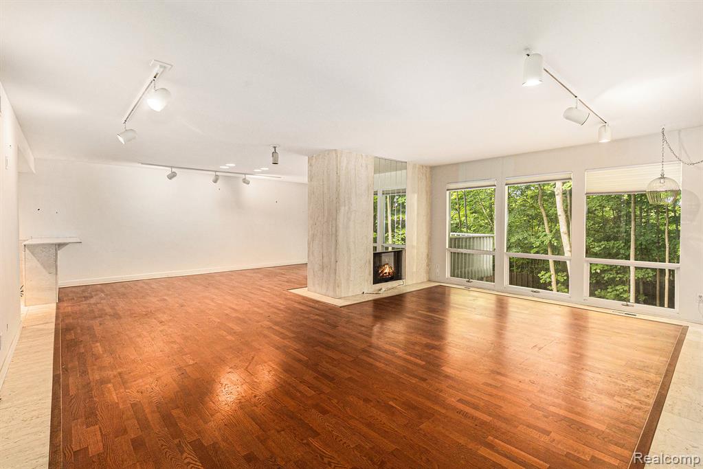 6964 Pebblecreek Woods Drive, West Bloomfield, MI — Photo 5