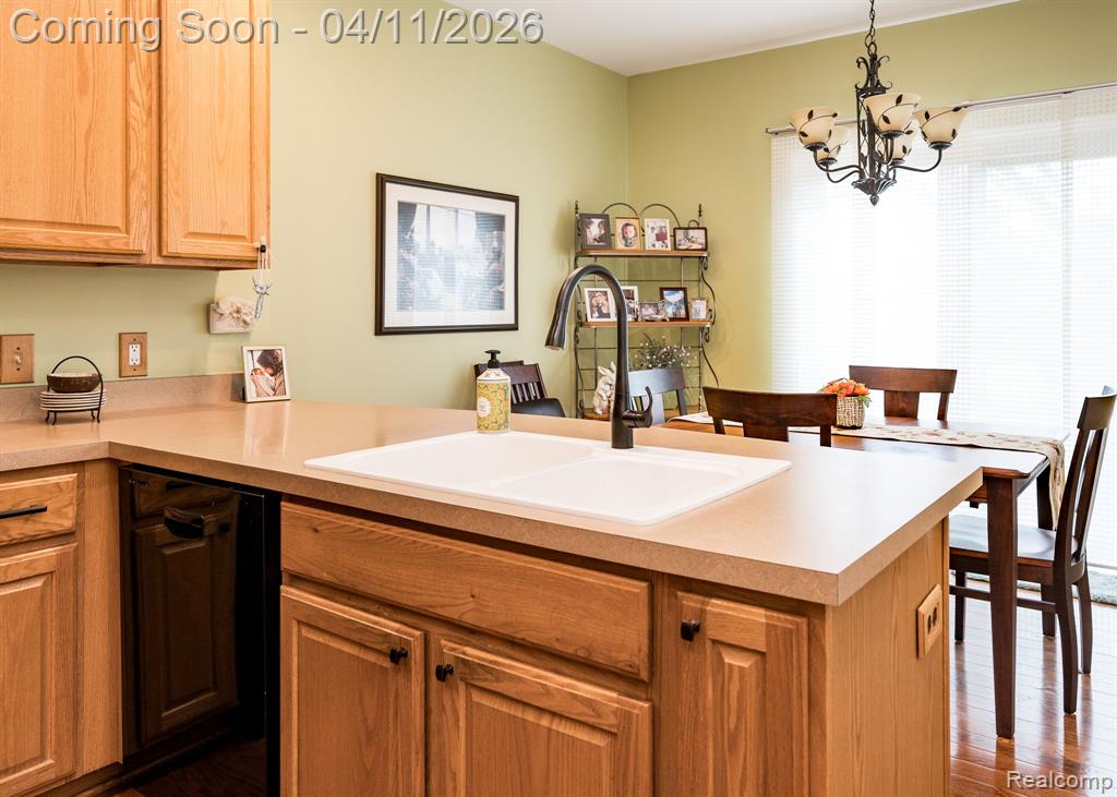282 Stratford Lane, Lake Orion, MI — Photo 13