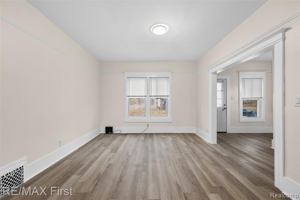556 Leicester Court, Detroit, MI 48202 — Photo 7