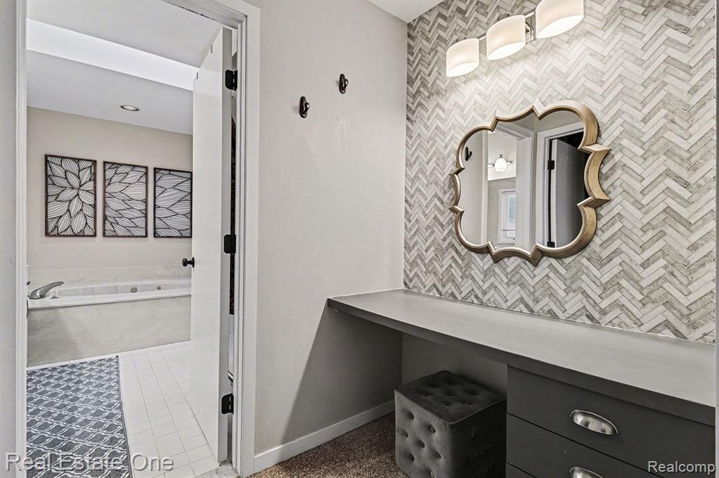 4813 Pickford Drive, Troy, MI 48085 — Photo 18