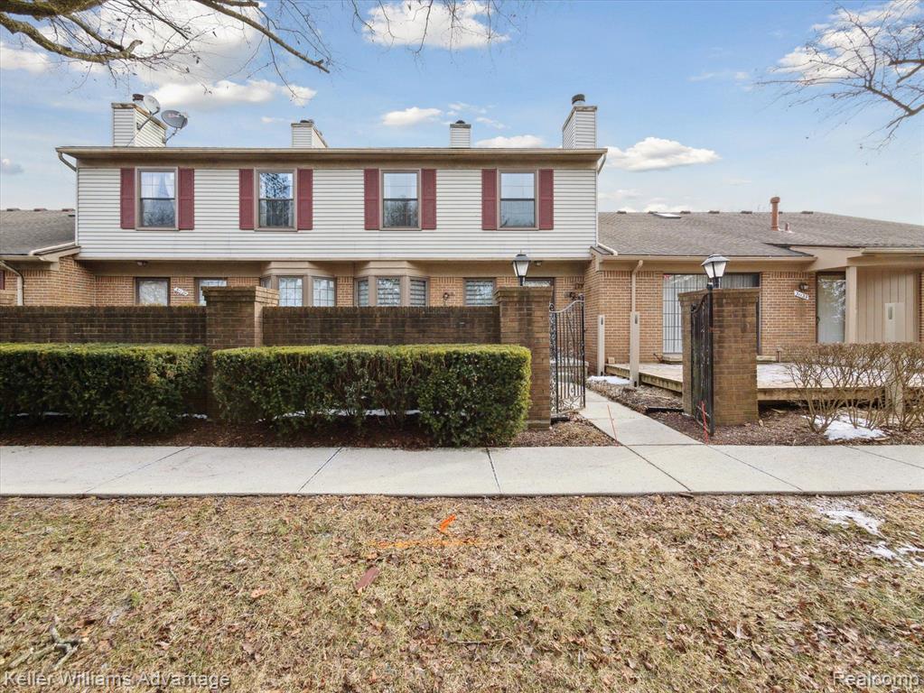 31131 COUNTRY, Farmington Hills, MI 48331 — Photo 3