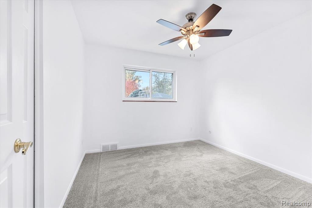 25146 Dallas Drive, Grosse Ile, MI 48138 — Photo 15