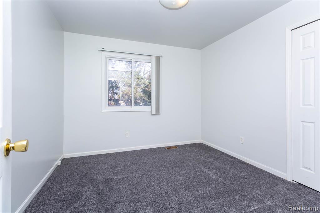 40945 Justin Drive, Sterling Heights, MI 48310 — Photo 27
