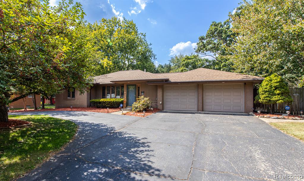 73 Nevada Avenue, Rochester Hills, MI 48309 — front exterior