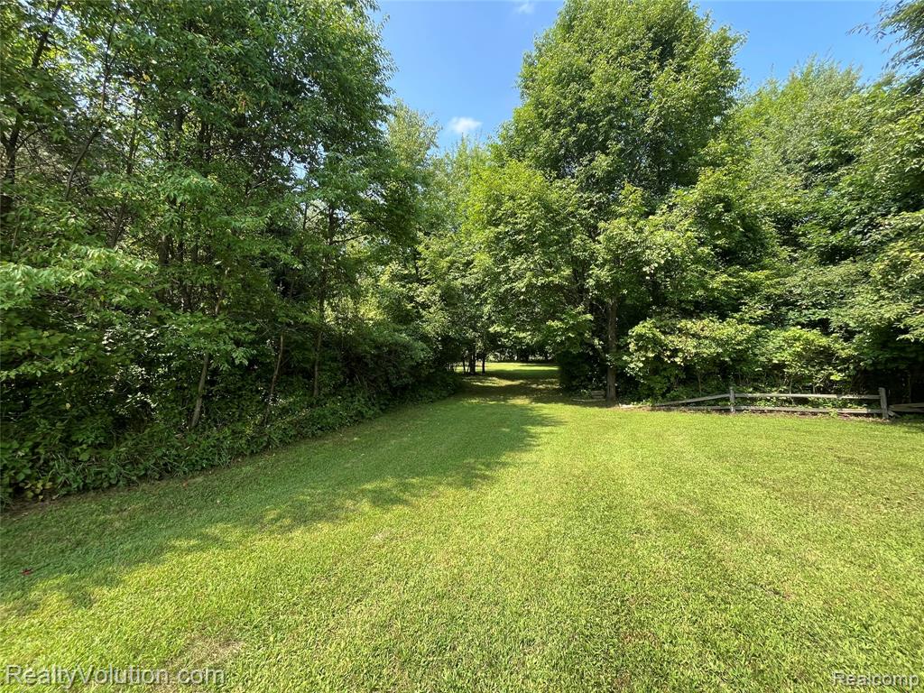 5885 Skyview Drive, Imlay City, MI 48444 — Photo 34