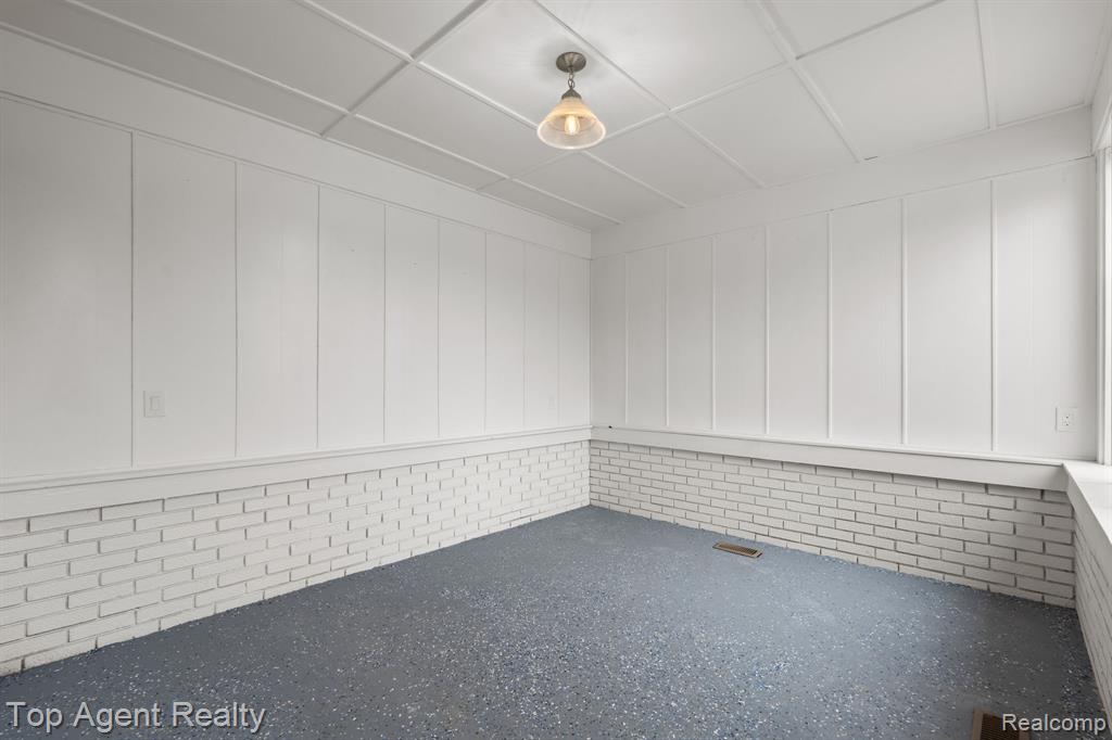 20527 Chapel Street, Detroit, MI 48219 — Photo 25