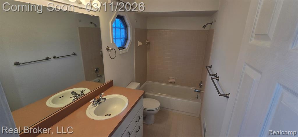 7680 Rivergate Drive, Westland, MI — Photo 13