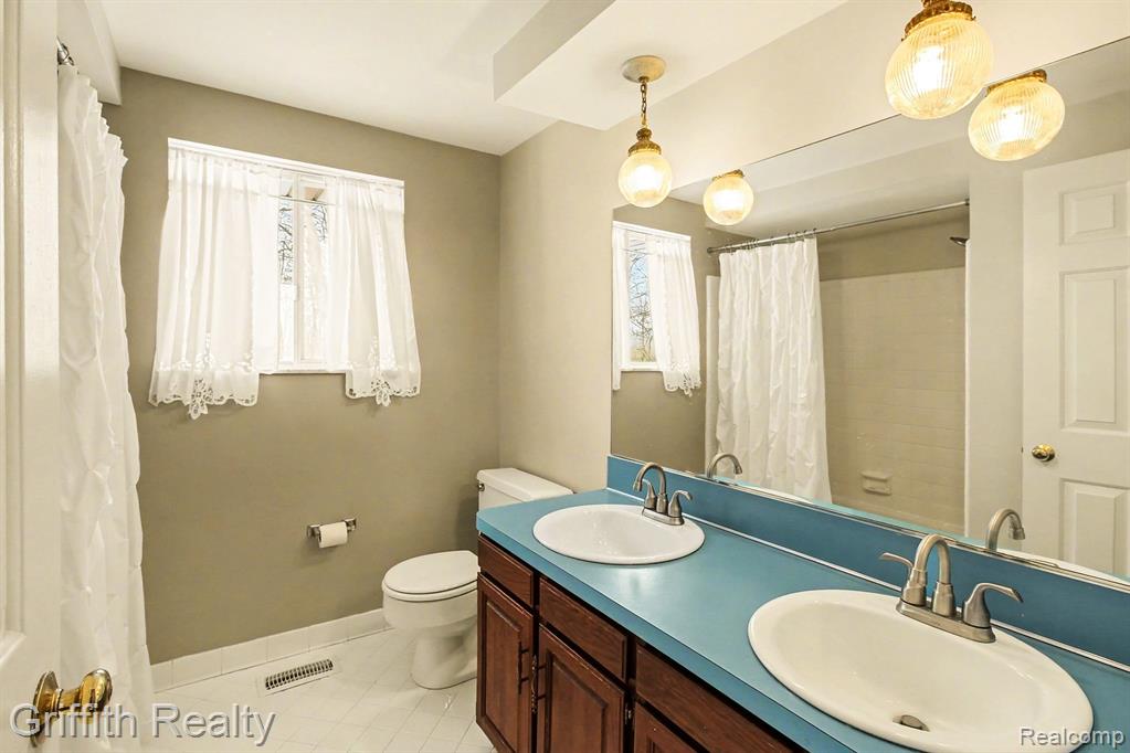 4742 Crandall Road, Howell, MI 48855 — Photo 18