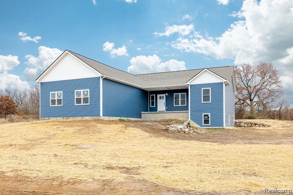 5516 W Lowe Road, Fowlerville, MI 48836