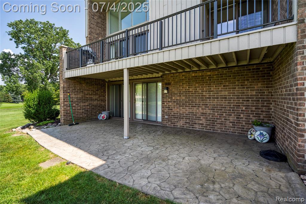938 Brookwood Lane E, Rochester, MI 48309 — Photo 37