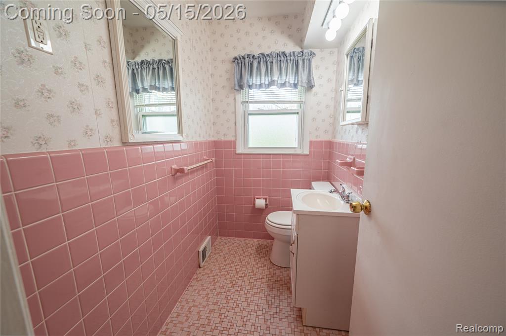 56800 8 Mile Road, Northville, MI 48167 — Photo 20