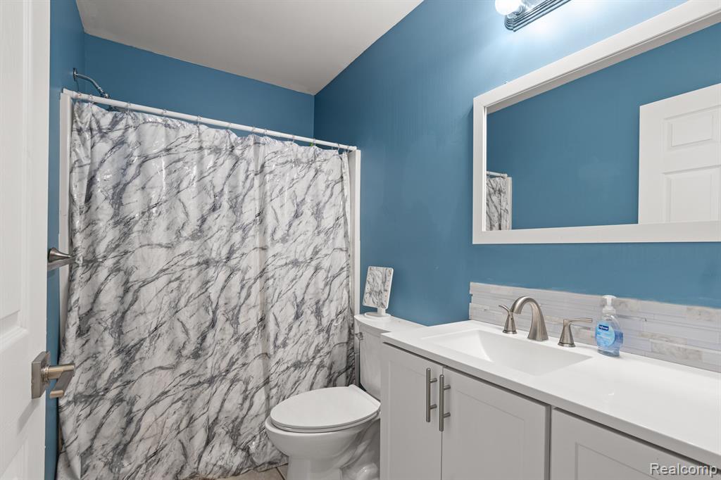 811 SAINT JOHNS Boulevard, Lincoln Park, MI 48146 — Photo 21
