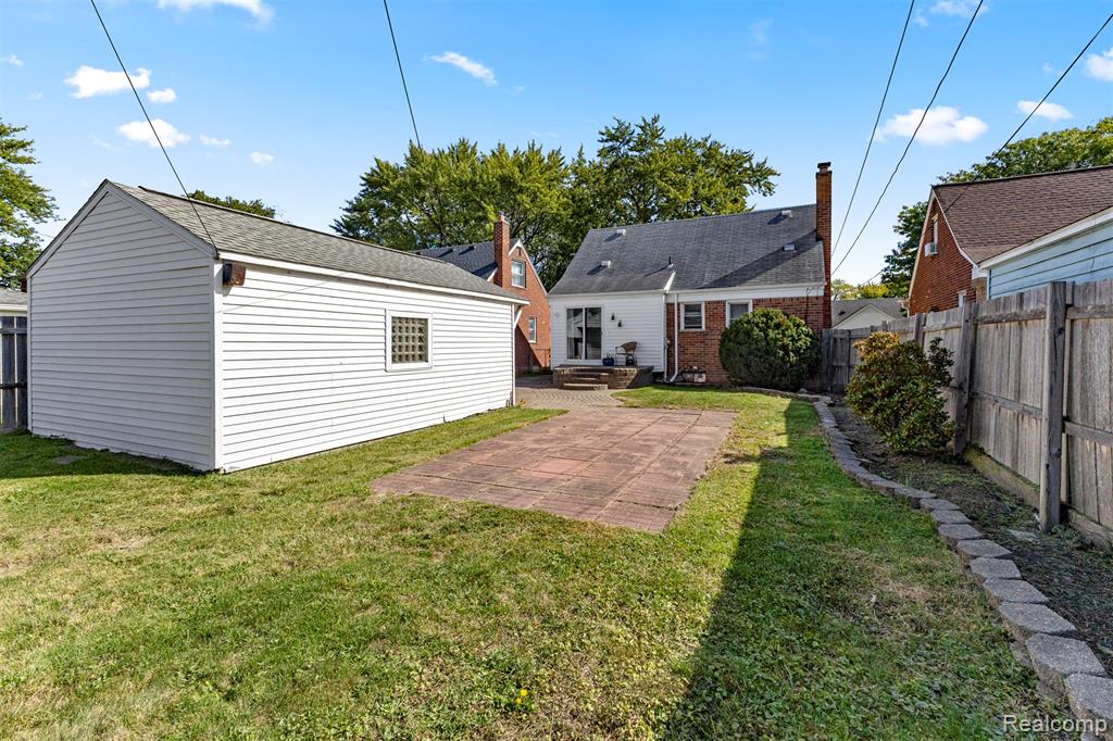 9892 Hubert Avenue, Allen Park, MI 48101 — Photo 32