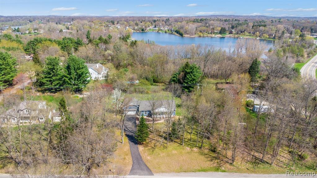 895 E Wardlow Road, Highland, MI 48356 — Photo 30